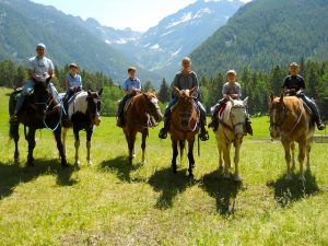 horseback riding in Montana